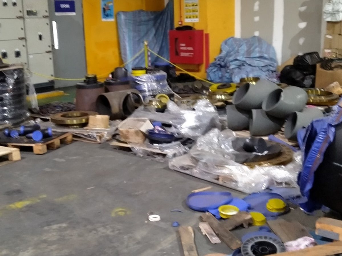 Pipe fittings, elbows and gaskets in the stores area